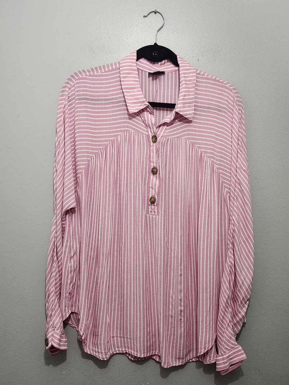 a.n.a Pink and White Striped Pull Over Blouse Sz L Long Sleeves Summer Vacation